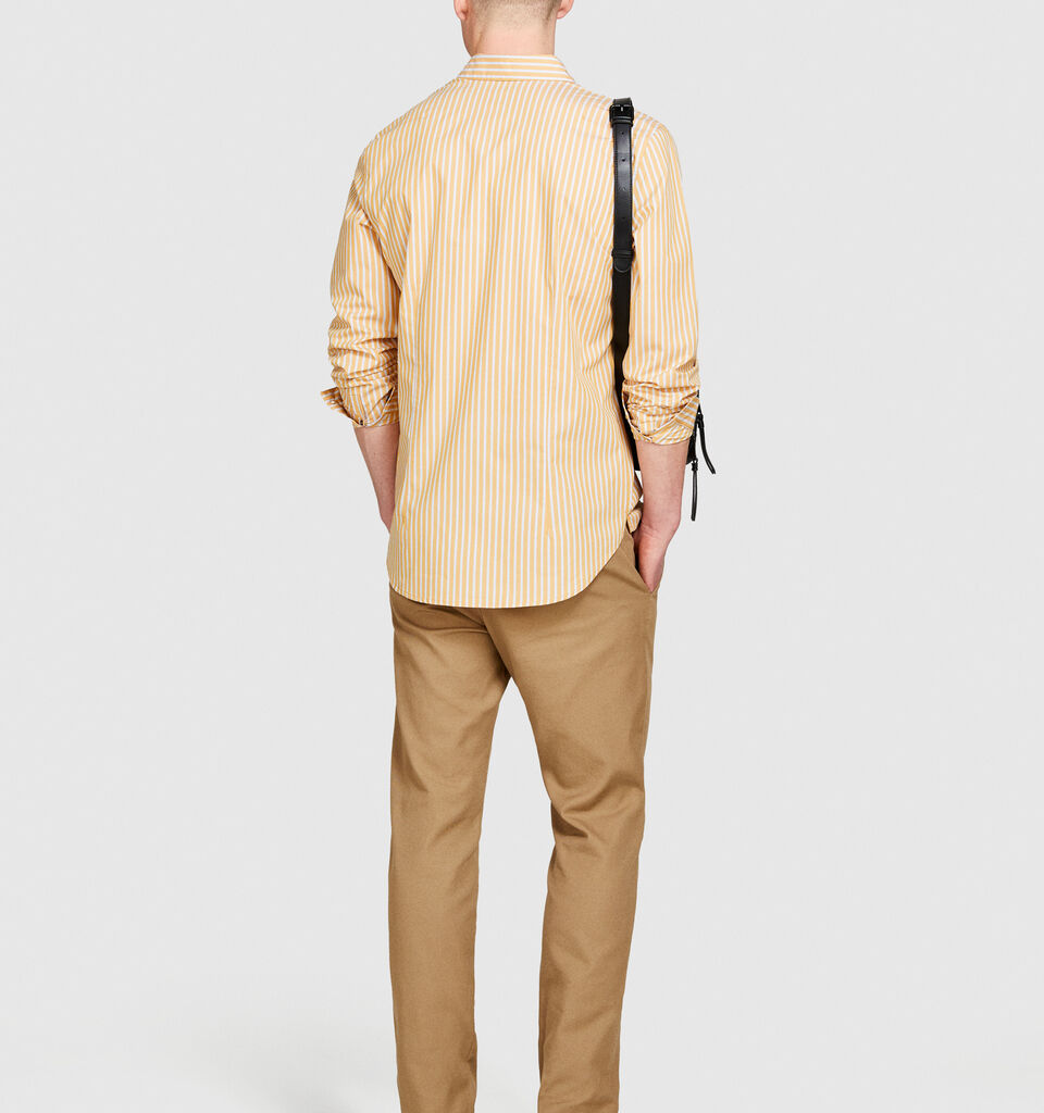 Slim comfort fit trousers - men's slim fit trousers - Camel | Sisley image number 3